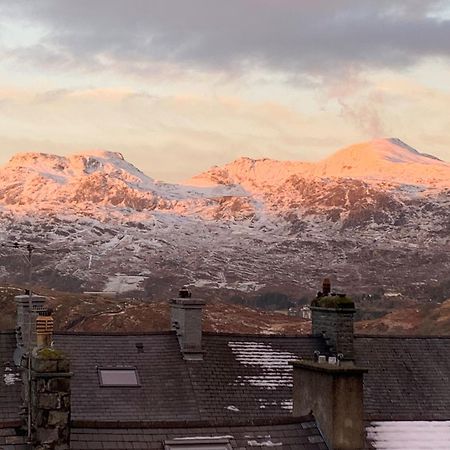 Cosy Cottage In Picturesque Snowdonia With Stunning Views Of The Moelwyn Mountains Blaenau Ffestiniog Eksteriør billede