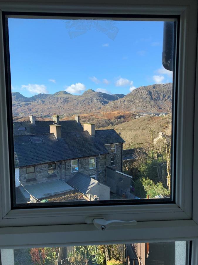 Cosy Cottage In Picturesque Snowdonia With Stunning Views Of The Moelwyn Mountains Blaenau Ffestiniog Eksteriør billede