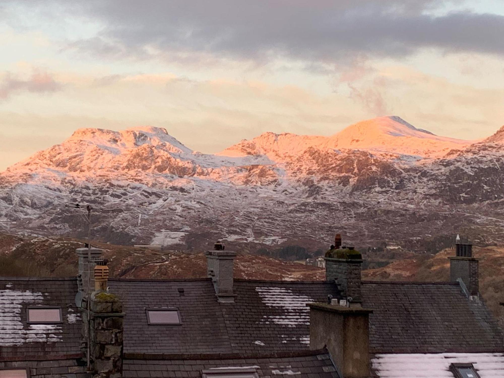 Cosy Cottage In Picturesque Snowdonia With Stunning Views Of The Moelwyn Mountains Blaenau Ffestiniog Eksteriør billede
